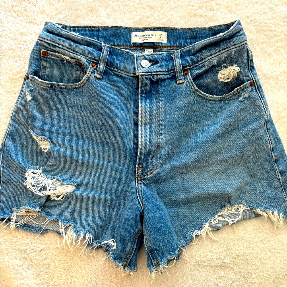 Abercrombie & Fitch 4” Mom Short
